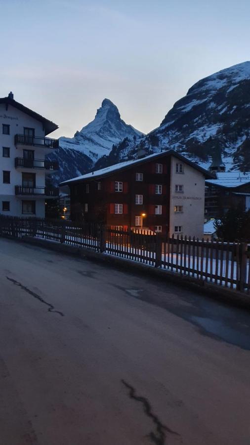 Haus Brunnmatt Zermatt Apartamento Exterior foto
